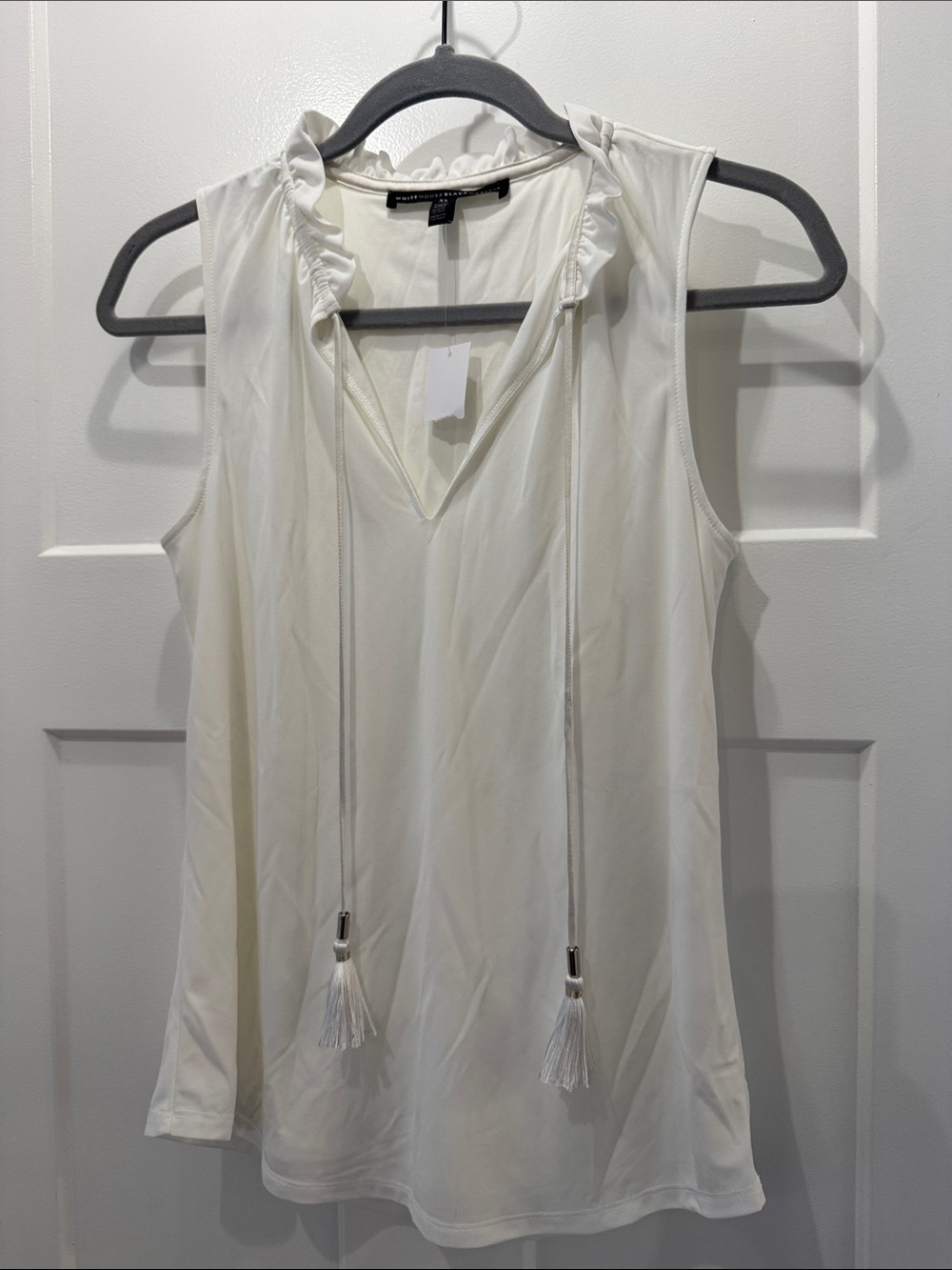 NWT White House Black Market Cream Ruffle Tie Tassel Blouse Size XS